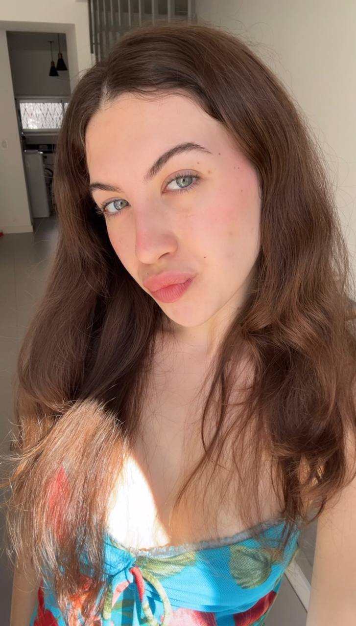 Nude girl Amber in Nashik