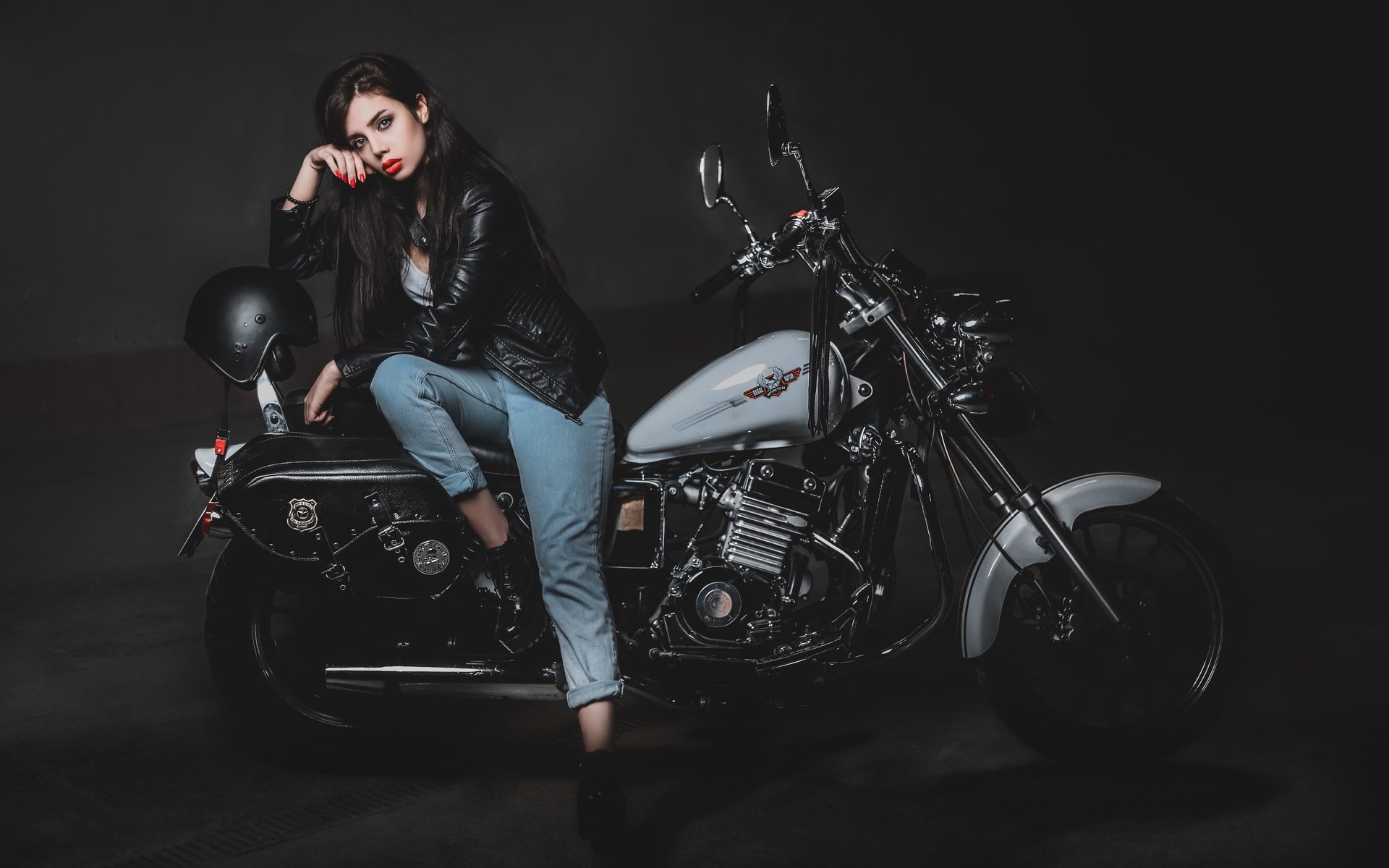 Biker girls: style and drive in Nashik