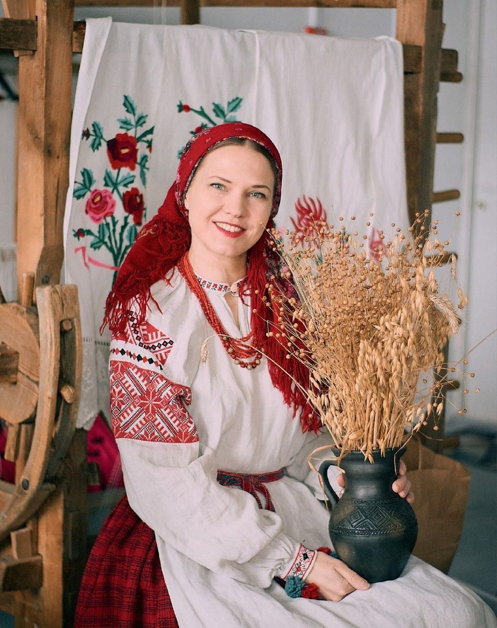 Women in Slavic costumes in Nashik