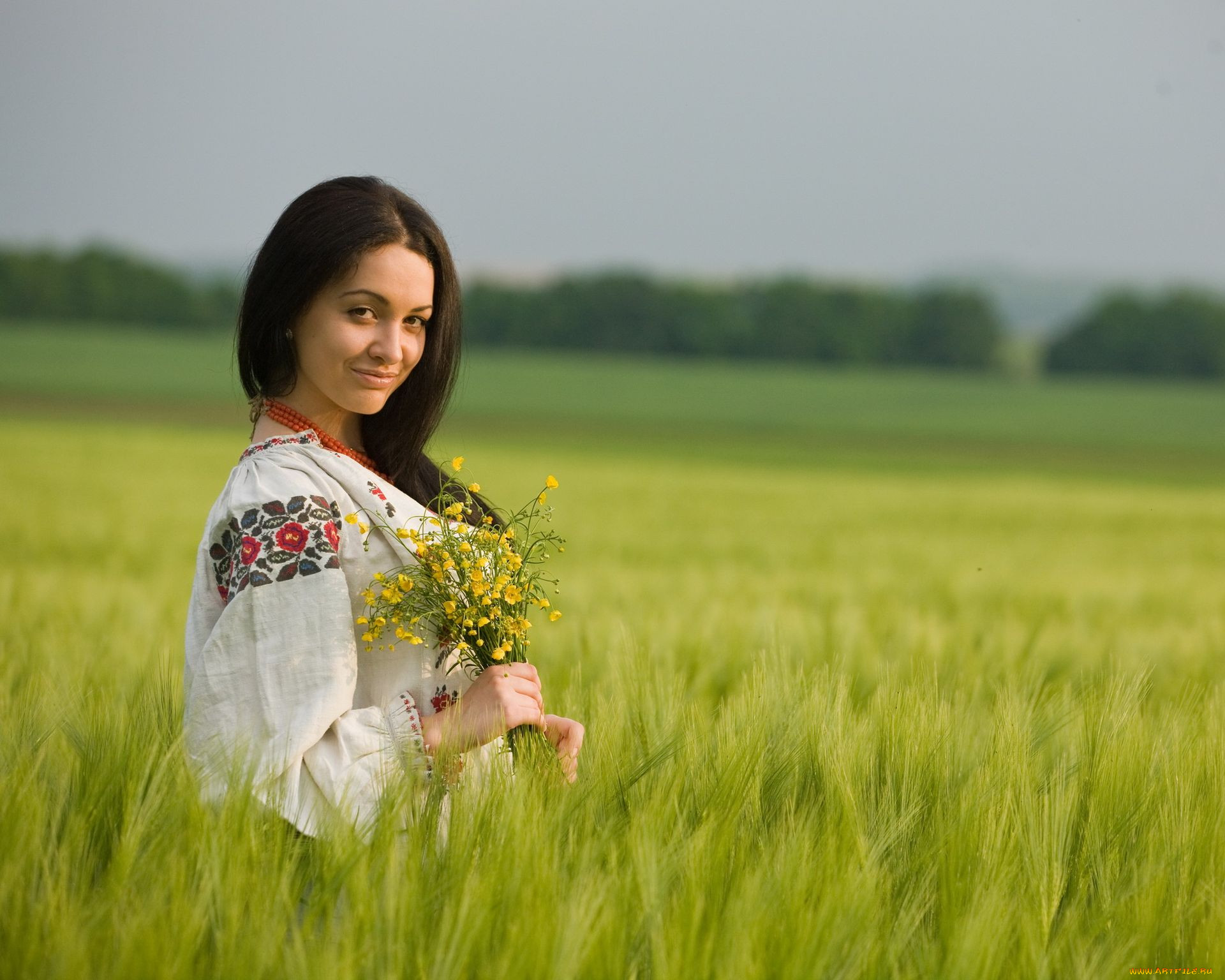 Women in Slavic costumes in Nashik