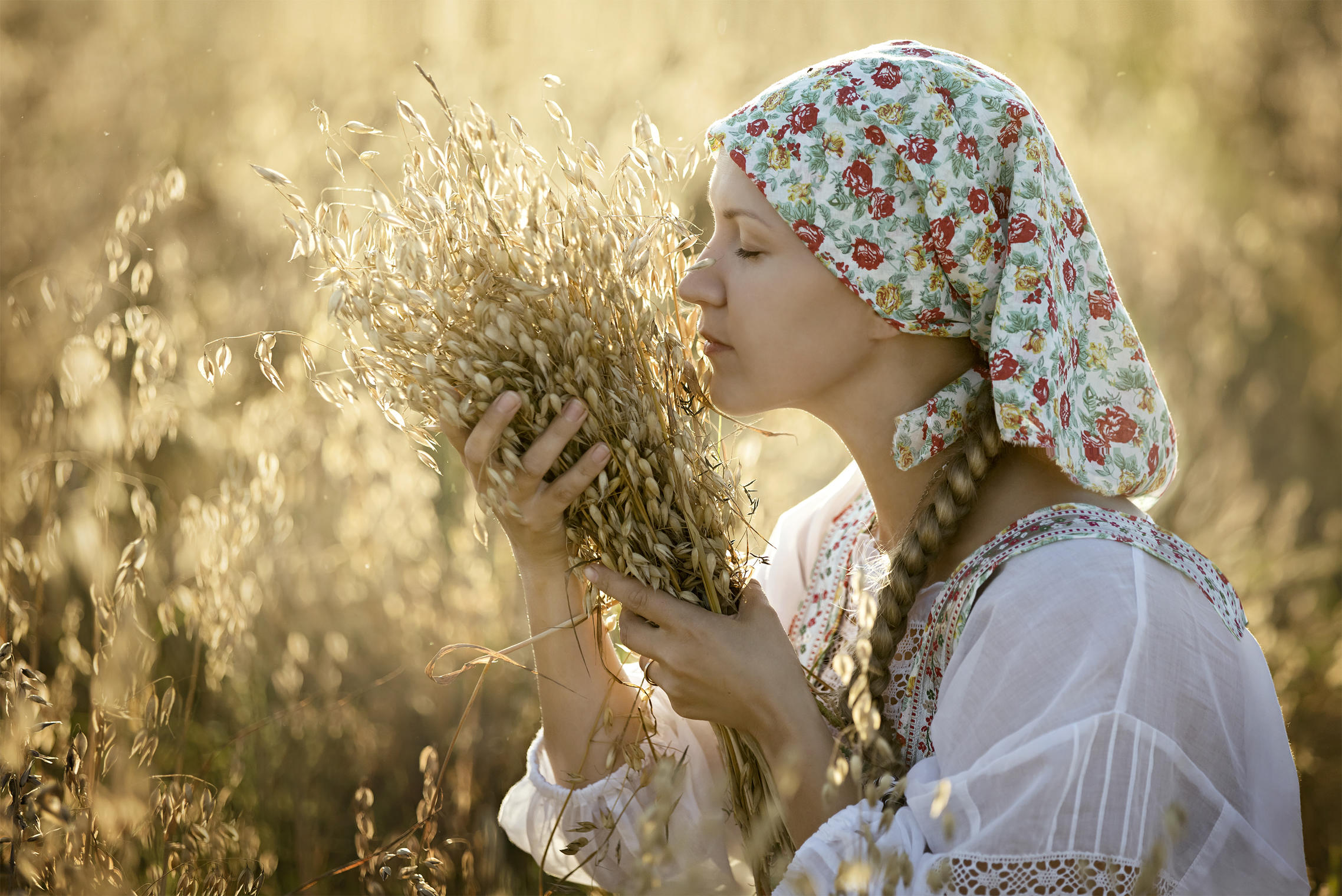 Photo Women in Slavic costumes in Nashik