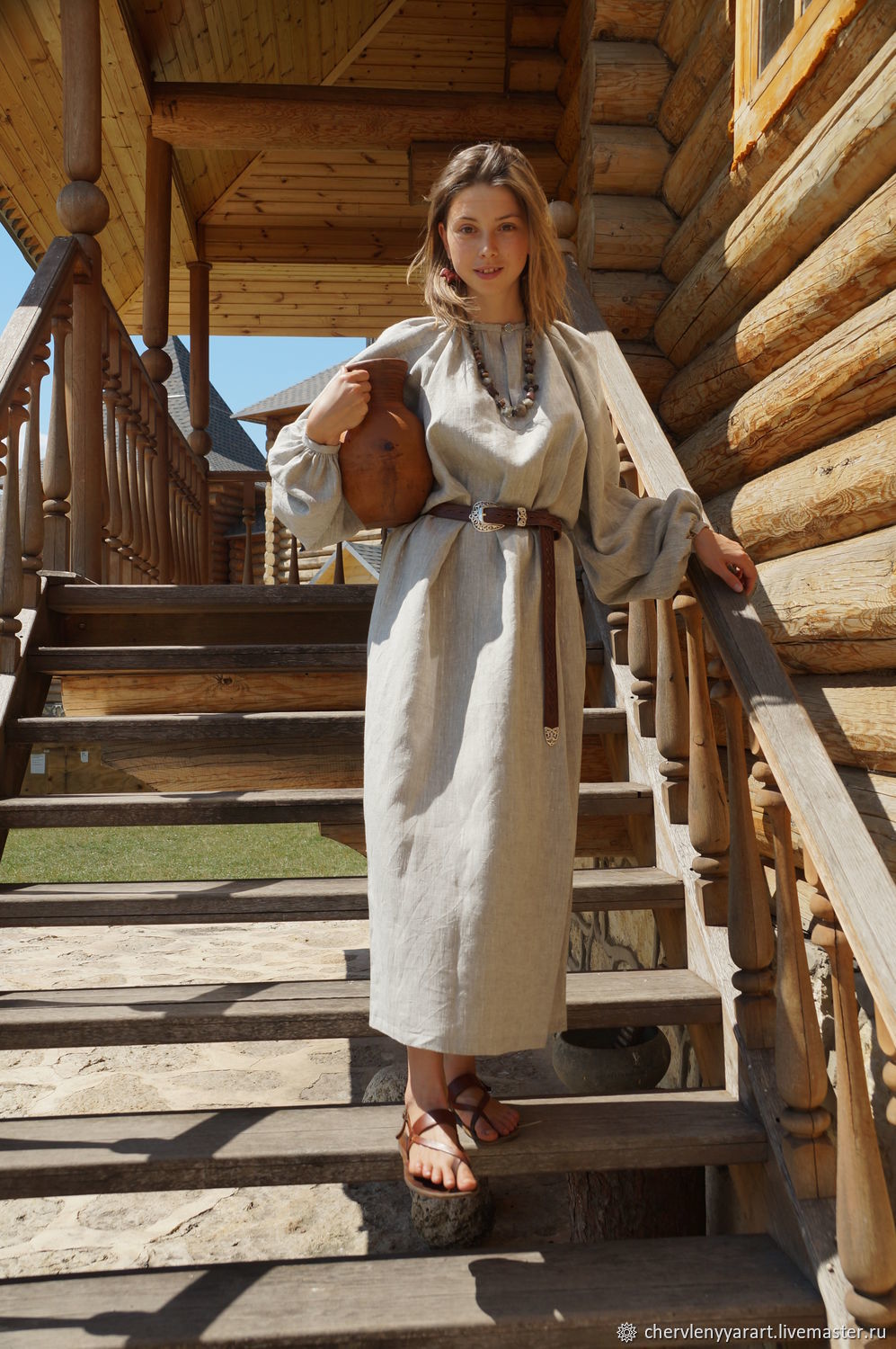 Girls in Slavic costumes in Nashik