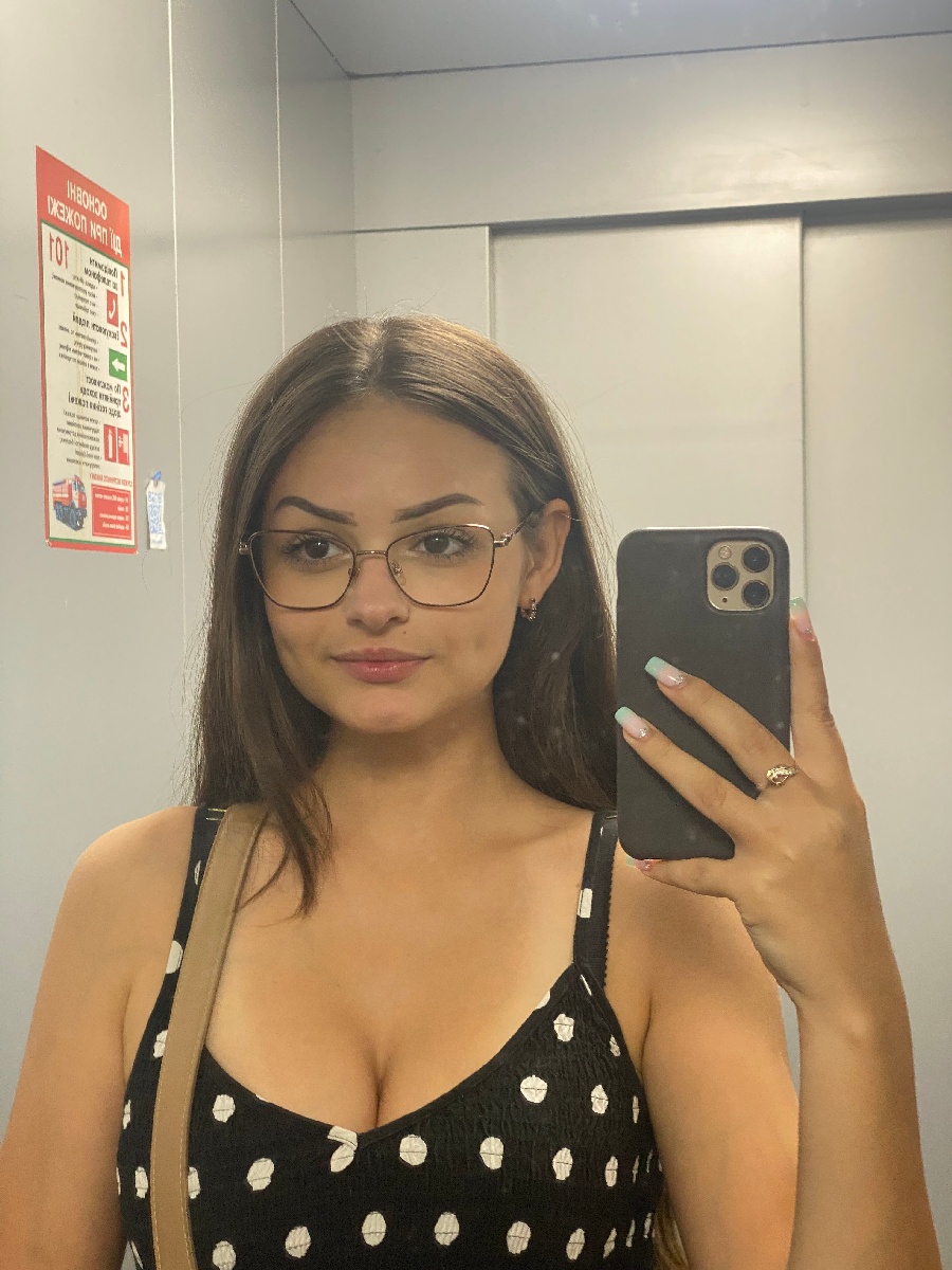 Sexy model Stacy in Nashik